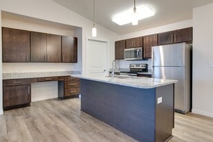 Grayhawk Apartments in Fargo, ND - Building Photo