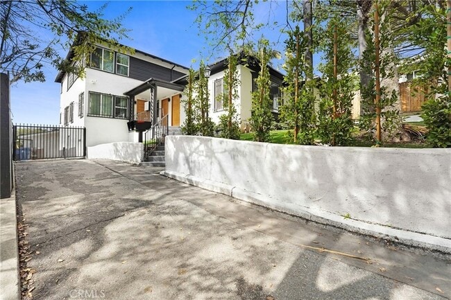 2822 1/2 Waverly Drive Unit in Los Angeles, CA - Building Photo - Building Photo