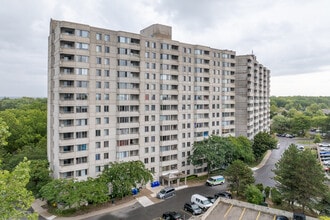 Highview Glen in London, ON - Building Photo - Building Photo