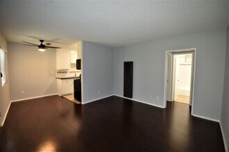 4201 Arch Dr, Unit 02 in Los Angeles, CA - Building Photo - Building Photo