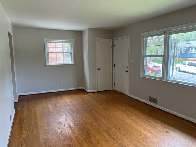 6223 60th Pl in Riverdale, MD - Building Photo - Building Photo