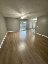 706 W Countryside Dr in Republic, MO - Building Photo - Building Photo