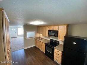 2634 Gifford Ave in Orange Park, FL - Foto de edificio - Building Photo