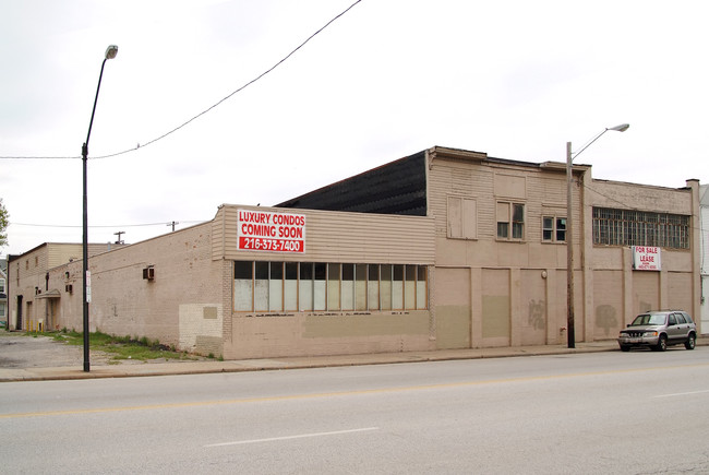 Cleveland Yacht Co. in Cleveland, OH - Foto de edificio - Building Photo