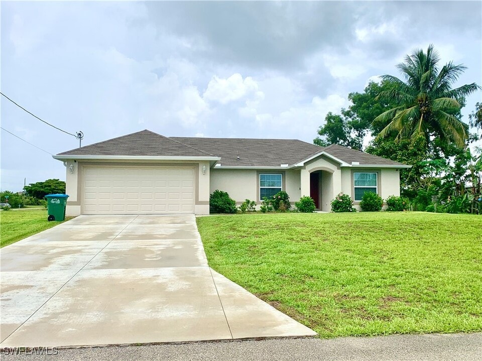 127 NE 20th St in Cape Coral, FL - Building Photo