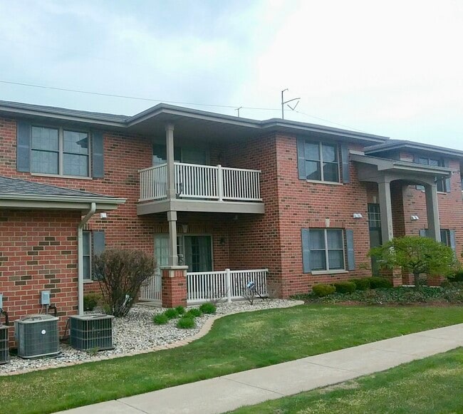 property at 636 Cambridge Ct