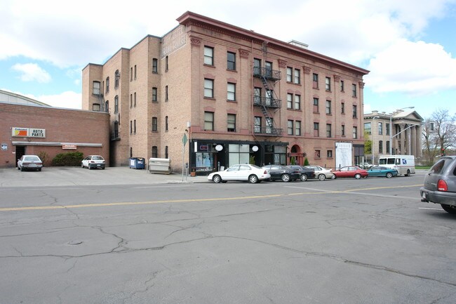 Grand Coulee in Spokane, WA - Building Photo - Building Photo