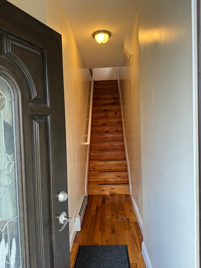 369 Jerome St in Brooklyn, NY - Building Photo - Building Photo