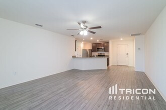 2045 Amber Sweet Cir in Dundee, FL - Building Photo - Building Photo