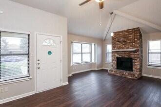 101 Colony Dr in Arlington, TX - Building Photo - Building Photo