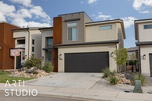 3156 E Sky Rim Wy in Saint George, UT - Building Photo