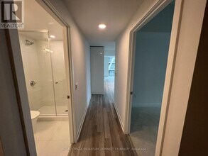 238 Simcoe St in Toronto, ON - Building Photo - Building Photo