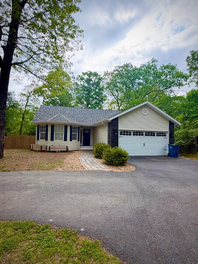 1270 Skyview Dr in Branson, MO - Building Photo - Building Photo