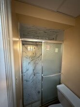 860 Mineral Spring Ave, Unit 1st floor in Pawtucket, RI - Foto de edificio - Building Photo