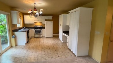 23410 SE 160th Pl in Issaquah, WA - Building Photo - Building Photo
