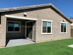 8721 W MacKenzie Dr in Phoenix, AZ - Building Photo - Building Photo