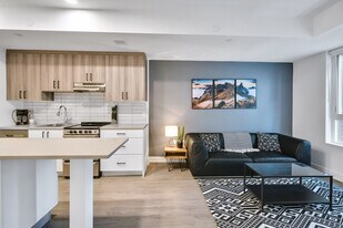 90 Champagne Ave S, Unit SI ID1228190P in Ottawa, ON - Building Photo