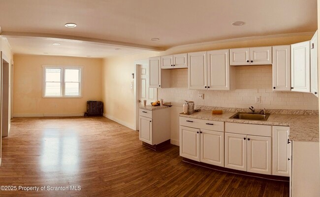 3269 Cedar Ave in Scranton, PA - Building Photo - Building Photo