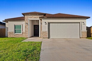 7425 Lake Havasu in Brownsville, TX - Building Photo