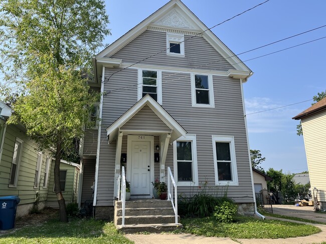 property at 761 E New York St