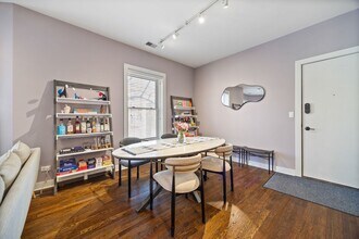 1951 W Byron St in Chicago, IL - Building Photo - Building Photo