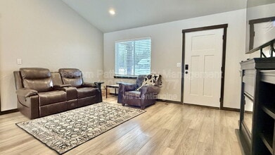 31015 N Alice Ct in Athol, ID - Building Photo - Building Photo