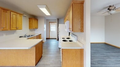 3509 E 11th St in Sioux Falls, SD - Building Photo - Building Photo