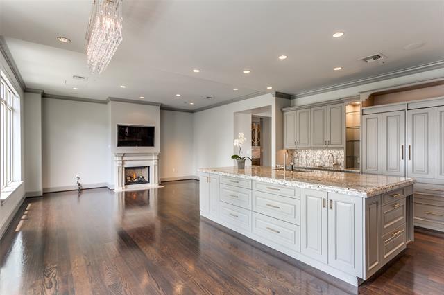 property at 2525 N Pearl St