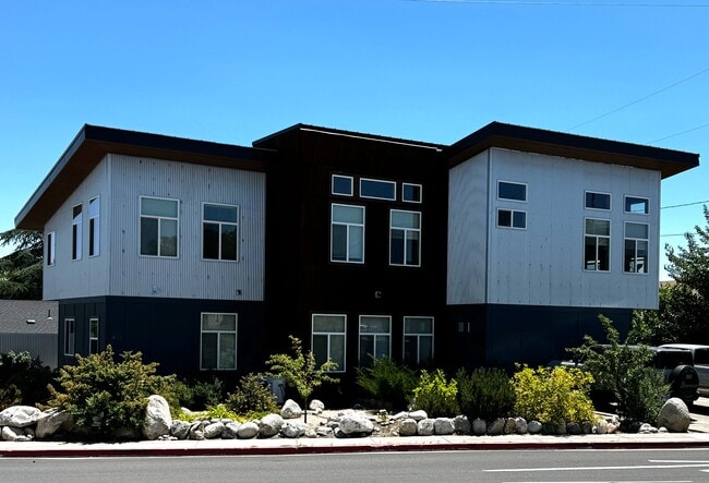 414 Kirman Ave., Unit B in Reno, NV - Building Photo - Building Photo