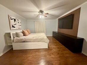 5933 Old Plank Rd in High Point, NC - Foto de edificio - Building Photo