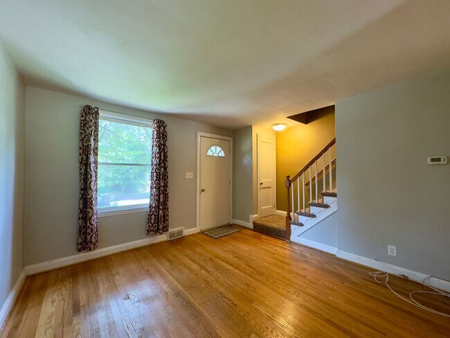 8519 Water Oak Rd in Towson, MD - Building Photo - Building Photo