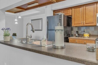 283 Hillsboro Pl in Nashville, TN - Building Photo - Building Photo