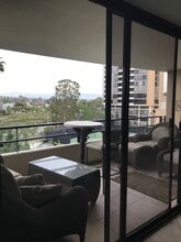 4335 Marina City Dr, Unit 215 in Marina Del Rey, CA - Building Photo - Building Photo