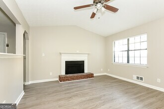 1565 Island Way in Buford, GA - Building Photo - Building Photo