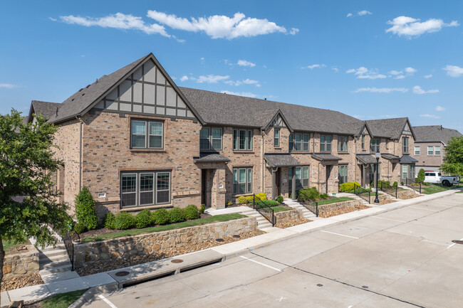 Silverado Townhomes in McKinney, TX - Foto de edificio - Building Photo