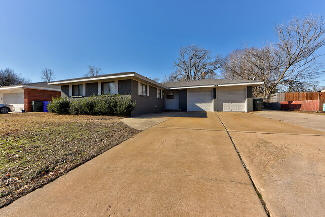 property at 1414 Hollywood Ave