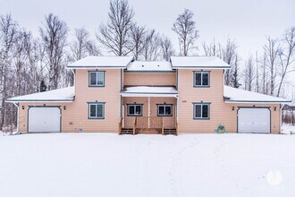 1100 W Nugget Ave in Wasilla, AK - Building Photo - Building Photo