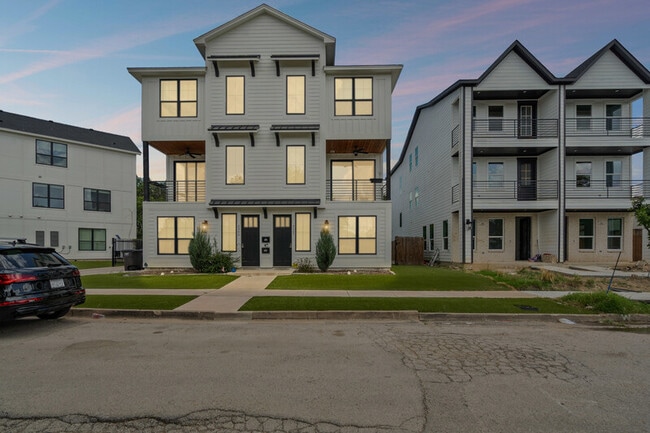 property at 2305 Benbrook Blvd
