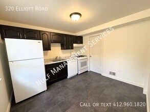 320 Elliott Rd in Monroeville, PA - Building Photo - Building Photo