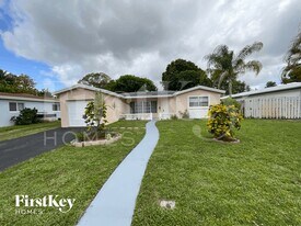 3333 NW 32nd Ct in Lauderdale Lakes, FL - Building Photo