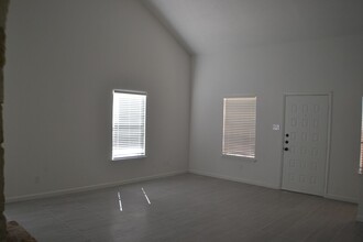 4506 Adelphi Ln in Austin, TX - Building Photo - Building Photo