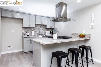 10132 Rockingham Dr in Sacramento, CA - Building Photo - Building Photo