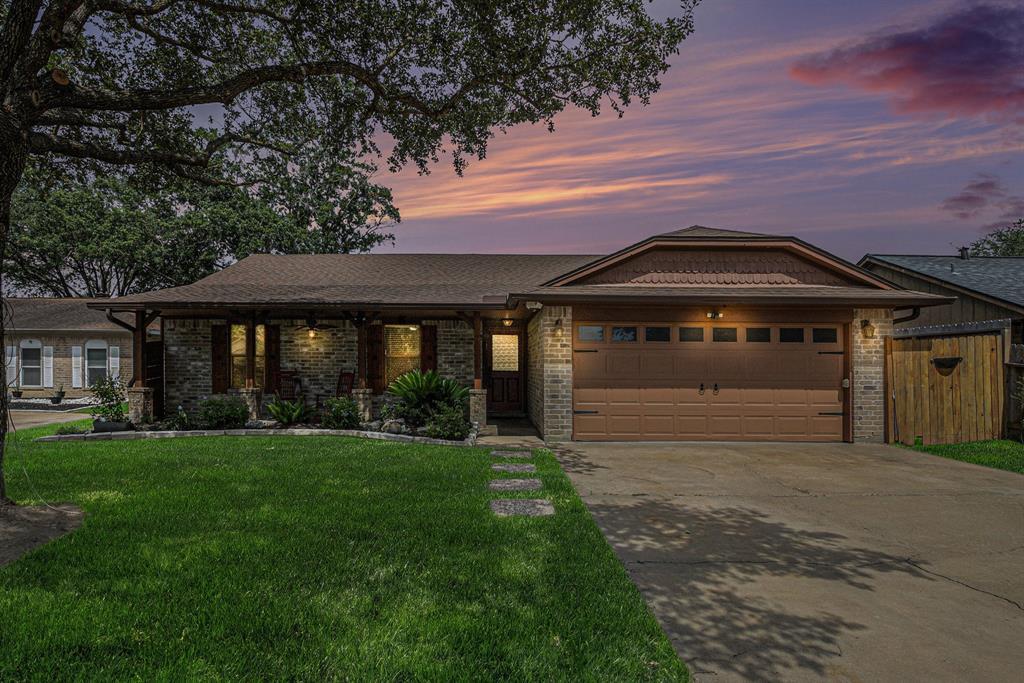 2512 Village Cir Dr in Katy, TX - Building Photo