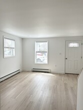 50 Oak St in Waltham, MA - Foto de edificio - Building Photo