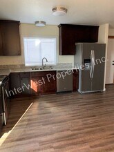 7610 SE Rural St in Portland, OR - Building Photo - Building Photo