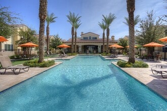 Bella Victoria in Mesa, AZ - Foto de edificio - Building Photo