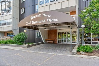 225 Harvard Pl in Waterloo, ON - Building Photo - Building Photo