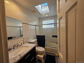 16 Ark Pl in Huntington Station, NY - Building Photo - Building Photo