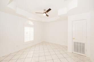 1000 Ranchway Dr, Unit 15 in Laredo, TX - Building Photo - Building Photo