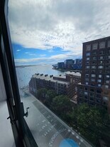65 E India Row, Unit 17G in Boston, MA - Building Photo